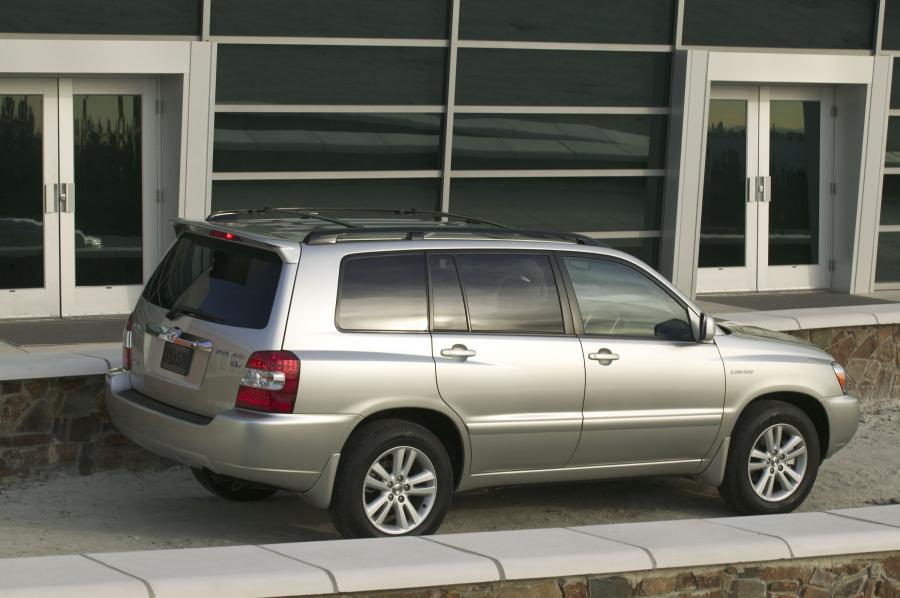  Toyota Highlander Hybrid 2005 года  (фото 17 из 24)